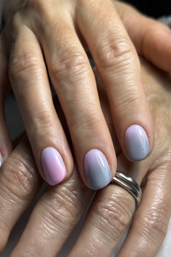 Ombre%2F+baby+boomer+manicure